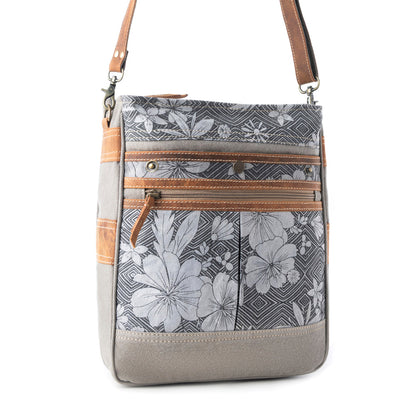 Myra Carefree Days vintage shoulder bag for Women in sage with leather details